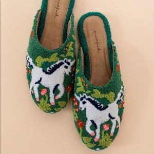 Printfresh Unicorn's Garden - Tufted Slippers - Juniper - size 11